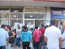 Ders Kitaplarını Geciktiren AÖF'ye Tepki Yağıyor