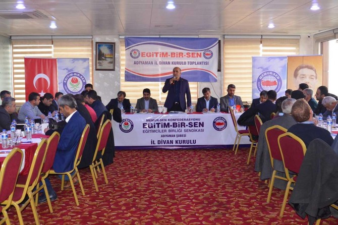 Gelir vergisi kamu görevlilerinin maaşlarını yiyen tırtıla döndü