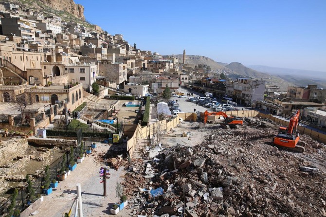 Mardin’in tarihi meydanı yenileniyor