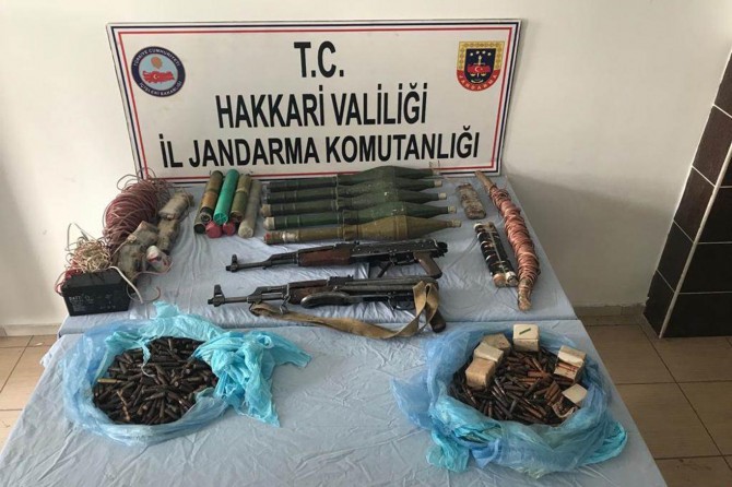 Hakkari'de silah ve mühimmat ele geçirildi