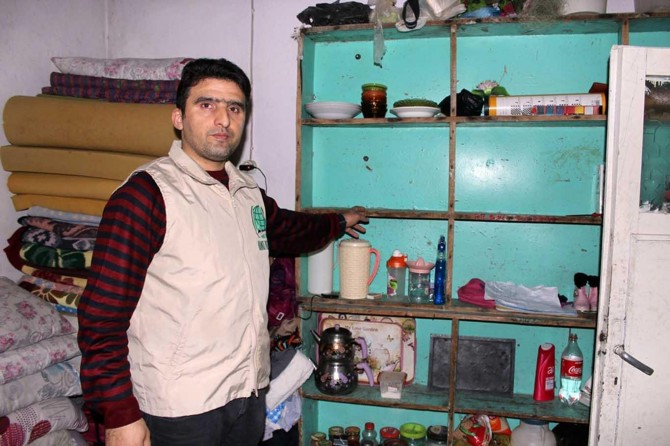 Malbata ku tevde ji 13 nefsan pêk tê hewl dide di odeyekê de bijî