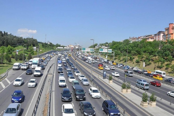 Trafiğe kayıtlı araç sayısı 23 milyona yaklaştı
