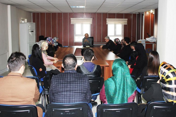 Yeni çiftlere aile eğitimleri veriliyor