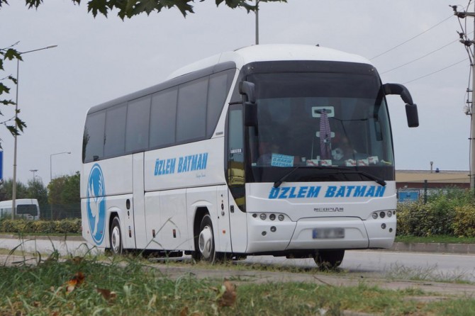 Namaz kılmak isteyen yolcuyla tartışan personelin işine son verildi