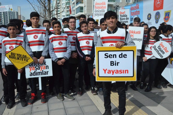 Diyarbakır'da öncelik hayatın, öncelik yayanın eylemi