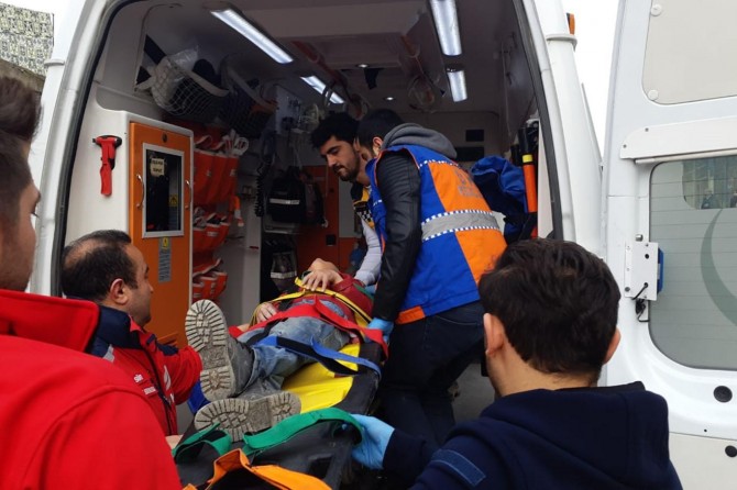 ​Metruk binanın bir bölümü çöktü: 3 çocuk yaralı