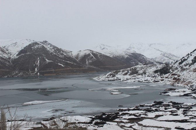 Adıyaman'ın "Yüzen Adaları" beyaza büründü