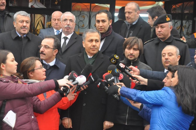 Walîyê Stenbolê: Qîzeke zindî di bin avahîya hilweşîya de hat tespîtkirin