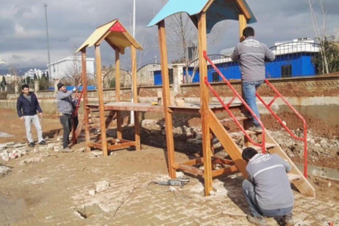 Silopi Belediyesinden anaokuluna oyun grubu desteği