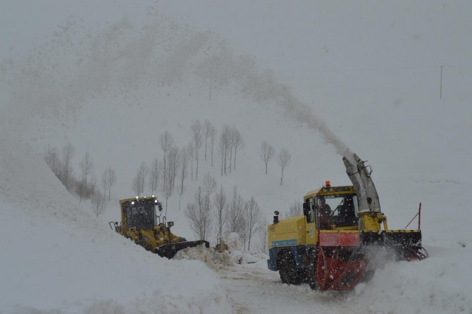 Rêya 350 gund û 298 gundikên girêdayê Bidlîsê hatin vekirin
