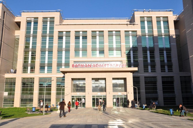 Batman'da dolandırıcılık iddiasıyla bir mübaşir gözaltına alındı