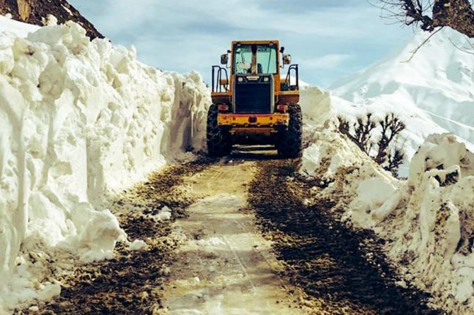 Batman'da karla mücadele çalışmaları devam ediyor