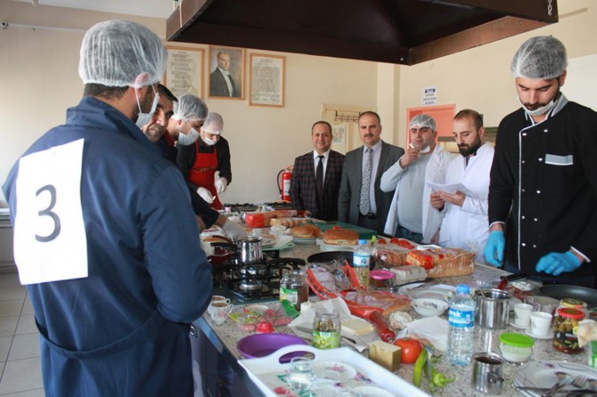 Van'da atölyelerde ustalık ve kalfalık belgesi için yarıştılar