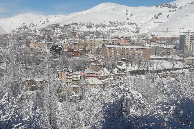 Bitlis'te eğitime kar engeli