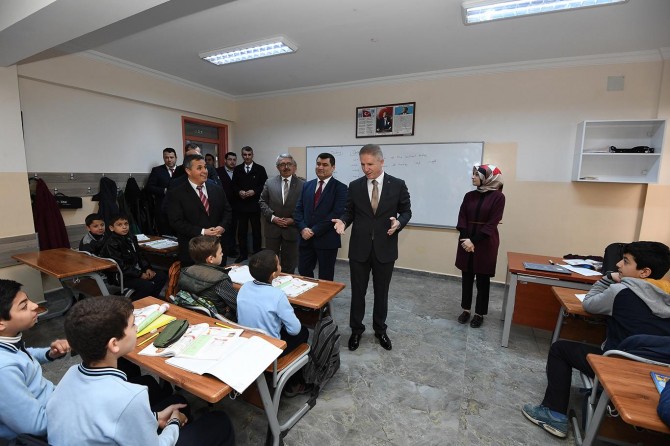 Öğrenci meclisleri sadece kâğıt üzerinde kalmamalıdır