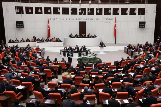 AYM'den milletvekilliği için görevinden istifa edenlere ilişkin emsal karar