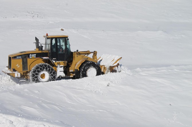Muş'ta 205 köy yolu ulaşıma kapandı