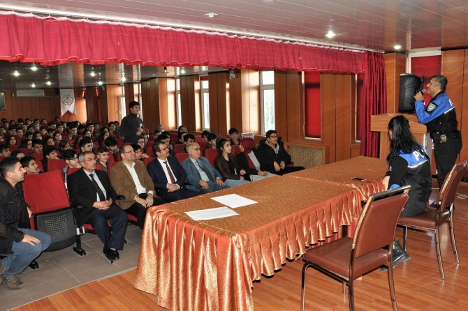 "Kişisel Güvenlik ve Suçtan Korunma" konferansı