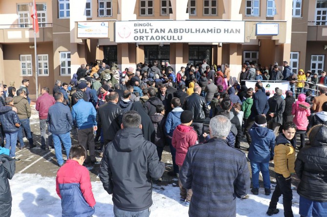 Bingöl'de Peygamber Sevdası soğuk havayı dinlemedi