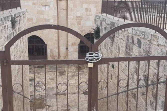 İşgal rejmi Mescidi Aksa’nın bir kapısını zincirledi