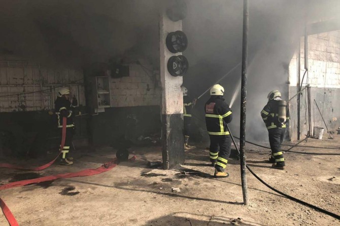 Şanlıurfa'da iş yerinde çıkan yangın eşyaları kül etti