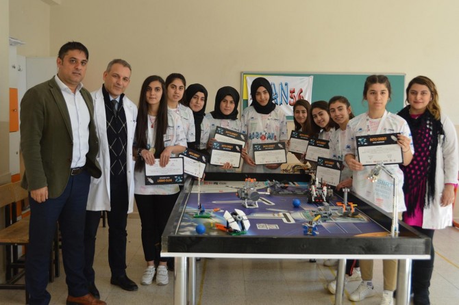 2 aylık çalışmayla "mekanik tasarım ödülü" kazandılar