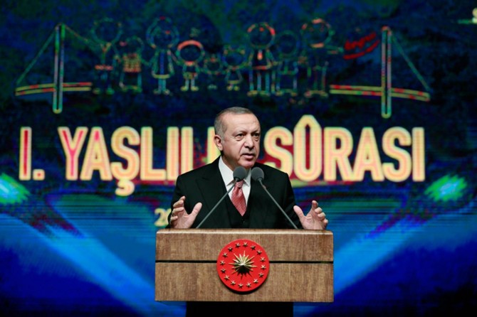 Yaşlılarımıza sahip çıkmak geleceğimize sahip çıkmaktır