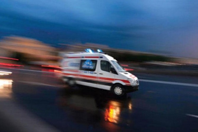 Mînîbûsa ku karkerên çandinîyê vediguhast qulibî: 4 mirî 26 birîndar