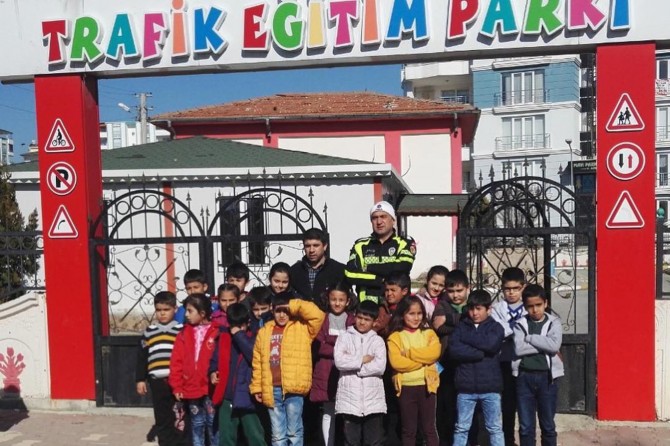 Çocuklara uygulamalı trafik eğitimi