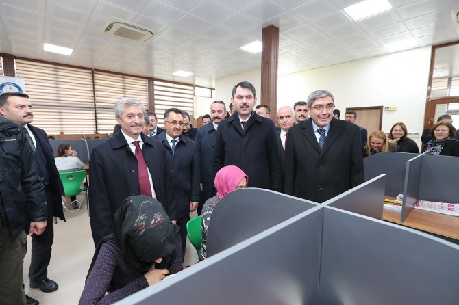 ​Bakan Kurum YeşilVadi Millet Bahçesini gezdi