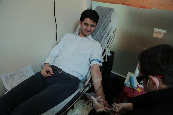 VASKİ personelinden Kızılay'a kan bağışı