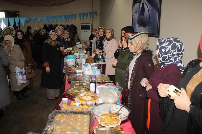 Kadın kursiyerler hünerlerini sergiledi