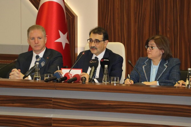 ​Bakan Dönmez: Doğal gazda maalesef dışa bağlıyız