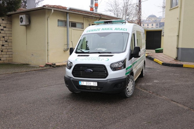 ​Gaziantep'te 16 yaşındaki gencin kullandığı araç kaza yaptı: 1 ölü