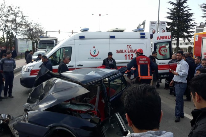 ​Elazığ'da halk otobüsü ile otomobil çarpıştı: 2 yaralı