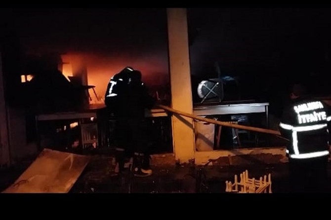 Çıkan yangında büyük çapta maddi hasar oluştu