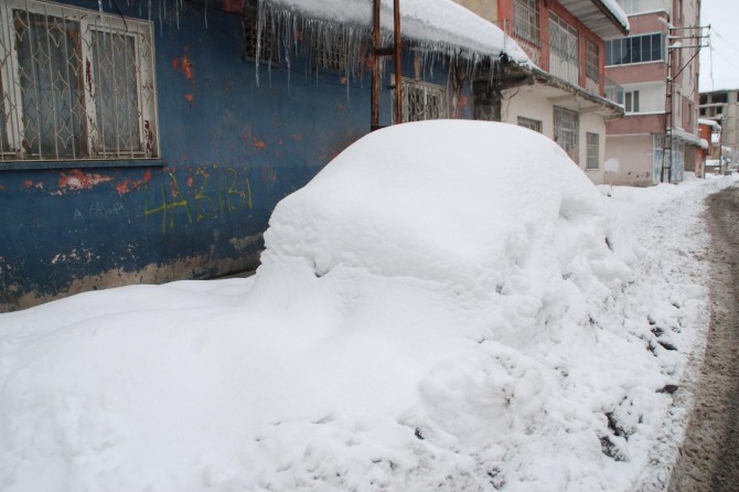 Ağrı'da 351 köye ulaşım sağlanamıyor