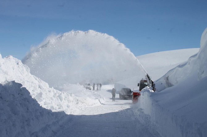 Muş'ta 55 yerleşim birimi ulaşıma kapandı