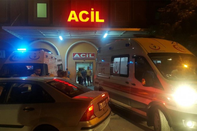 Kızıltepe'de bıçaklanan genç ağır yaralandı