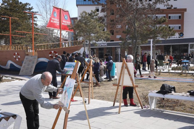 Ünlü ressamlar Van İpekyolu’nda sanatseverlerle buluştu