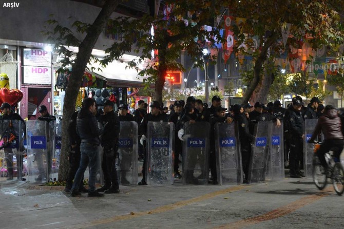 Li Diyarbekirê di ser avahîya HDPê de hat girtin