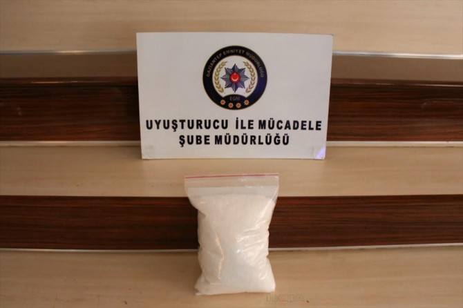 Devlet sigara ile mücadele ettiği kadar uyuşturucu ile etmiyor