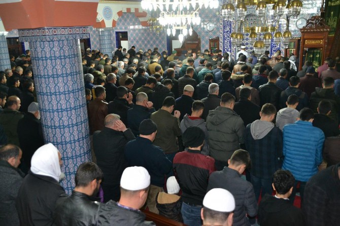 Viranşehirliler Regaib Kandilini ihya etti