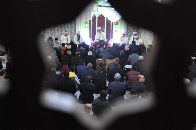 Batman'da Regaib Kandili dualarla ihya edildi