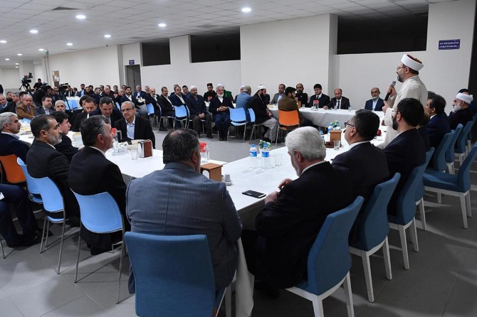 Ümmeti zayıflatan fitnelere karşı güç birliği yapalım