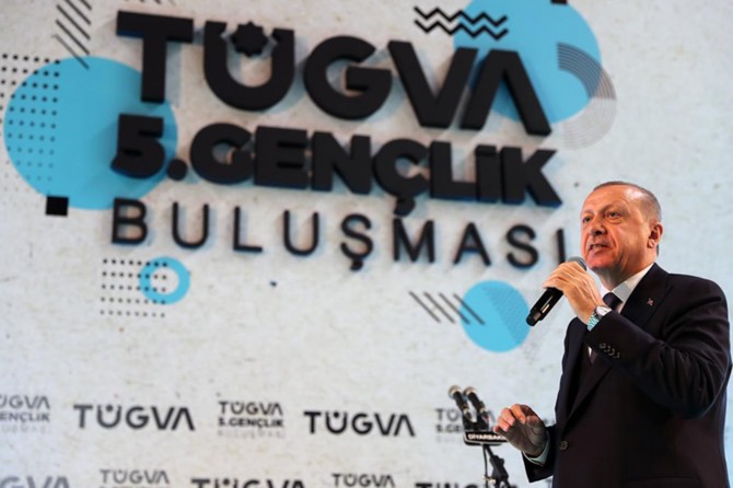 Kariyer peşinde koşan değil, ilim ve hikmet arayışında olan bir gençlik istiyoruz