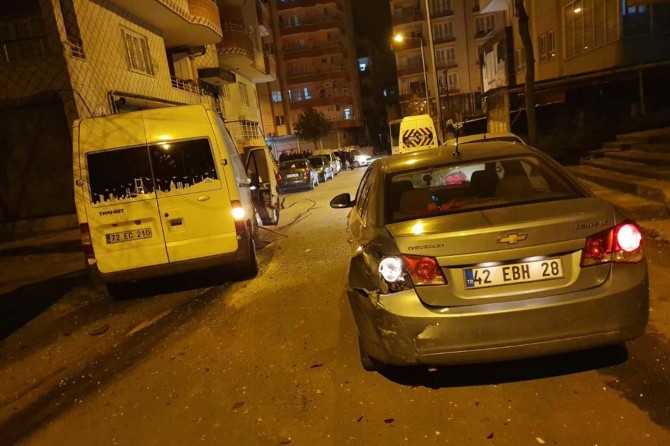 ​Batman'da minibüsle çarptığı 8 araca zarar verdi