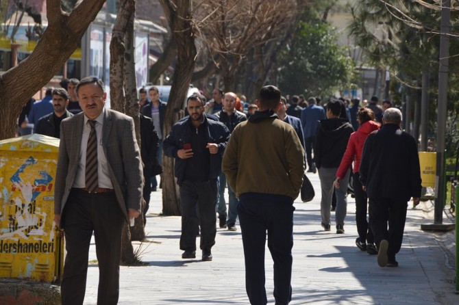 Bir toplumun inancına hakaret etmek özgürlük değildir
