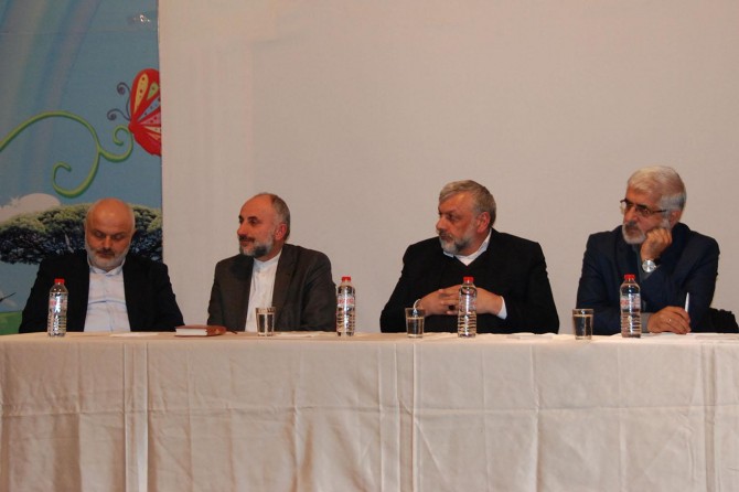 Oturan bir ümmet yürüyen bir Peygamberi anlayamaz