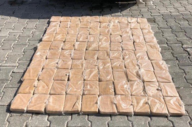 Park halindeki kamyonette 51 kilo eroin maddesi ele geçirildi